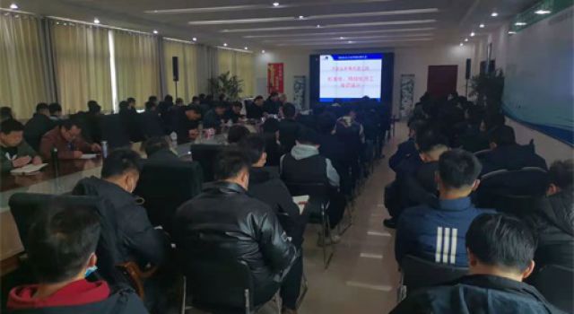濟(jì)高總監(jiān)辦組織召開“標(biāo)準(zhǔn)化、精細(xì)化施工知識(shí)培訓(xùn)”會(huì)