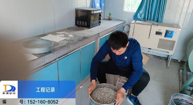 路面施工忙，試驗(yàn)檢測(cè)要當(dāng)“真”