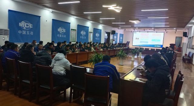 濟(jì)濰高速二駐地辦組織召開技術(shù)、安全交底會(huì)