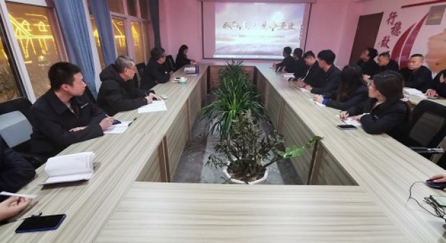 安羅高速項目組織觀看《應(yīng)急使命·2021》抗震救災(zāi)演習(xí)專題片