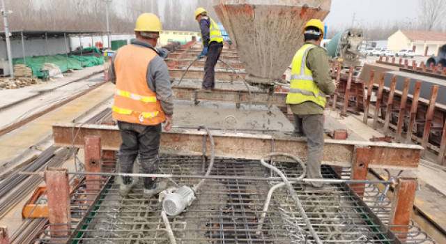 棗莊市S318郯蘭線改建工程箱梁預(yù)制首件順利完成