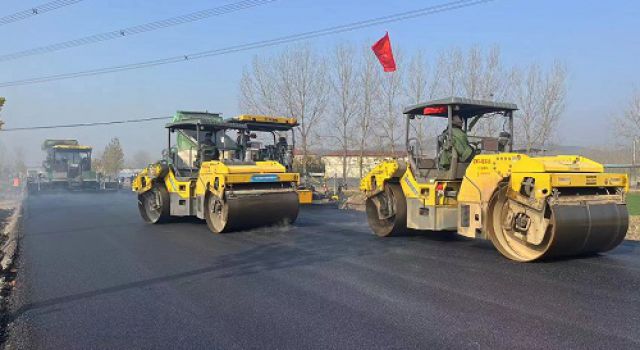 沂南縣X043葛岸線道路提升改造工程一標段RAP熱再生瀝青面層試驗段順利施工