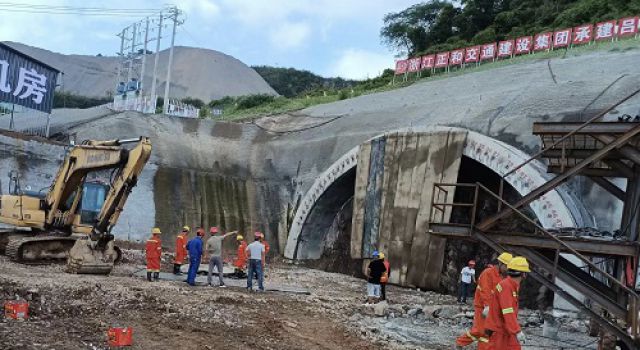 呂岙二號(hào)隧道“首爆”成功， 正式進(jìn)入實(shí)質(zhì)性施工階段