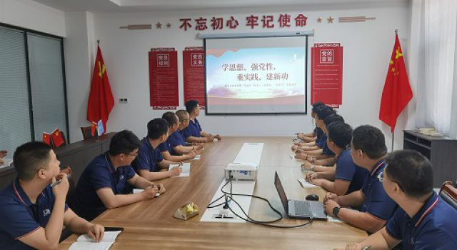 “學思想、強黨性、重實踐、建新功”--董梁高速第一總監(jiān)辦“慶五一、迎五四”“大學習”主題活動