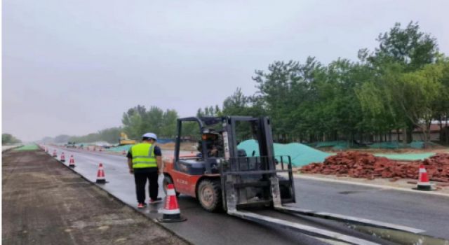 桓臺縣東陳路改擴建工程第二總監(jiān)辦組織安全生產月專項大檢查